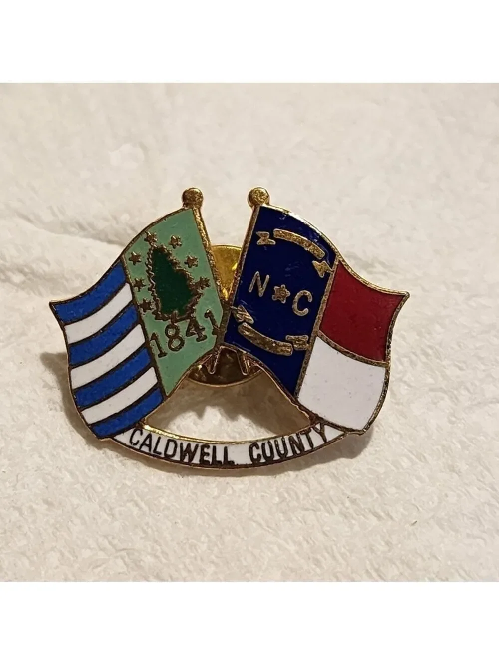 Vtg Caldwell County North Carolina County And State Flags Gold Tone Lapel Pin